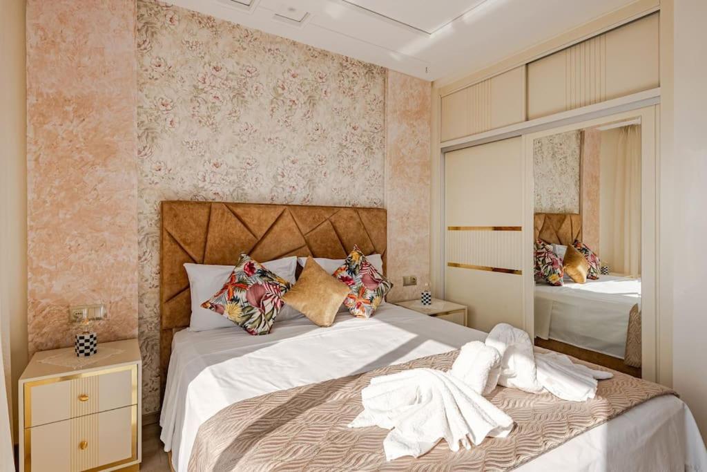 Royale Duplexe Pleine Centre Tanger Daire Dış mekan fotoğraf