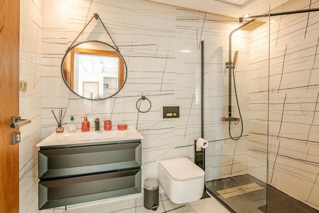 Royale Duplexe Pleine Centre Tanger Daire Dış mekan fotoğraf