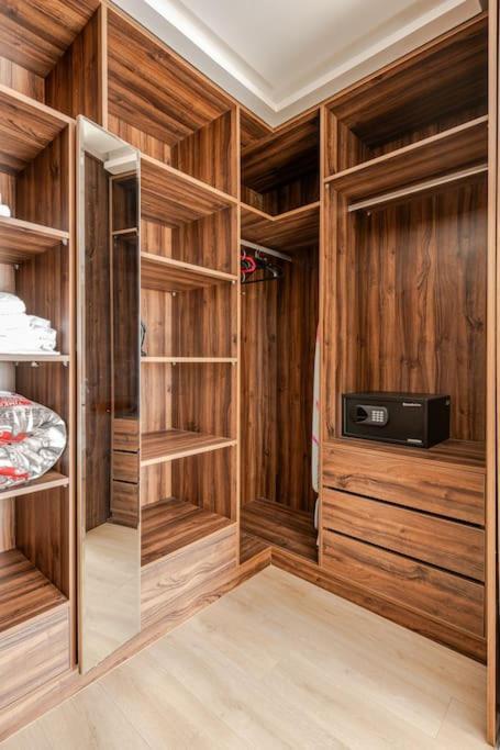 Royale Duplexe Pleine Centre Tanger Daire Dış mekan fotoğraf
