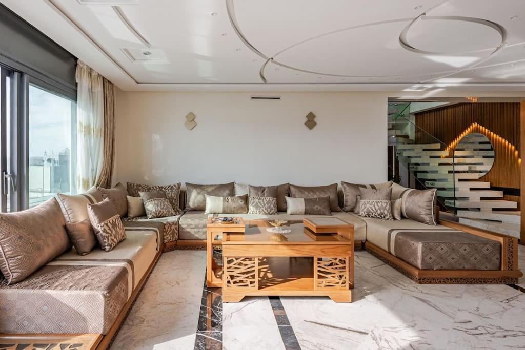 Royale Duplexe Pleine Centre Tanger Daire Dış mekan fotoğraf
