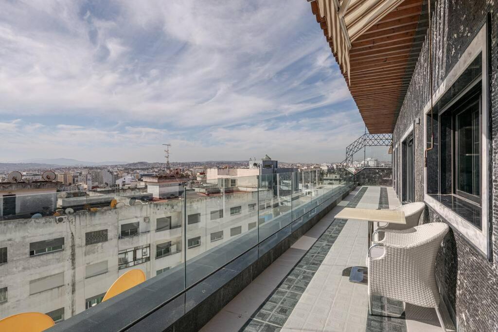 Royale Duplexe Pleine Centre Tanger Daire Dış mekan fotoğraf