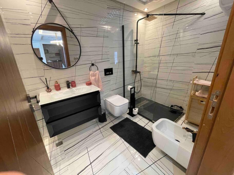 Royale Duplexe Pleine Centre Tanger Daire Dış mekan fotoğraf