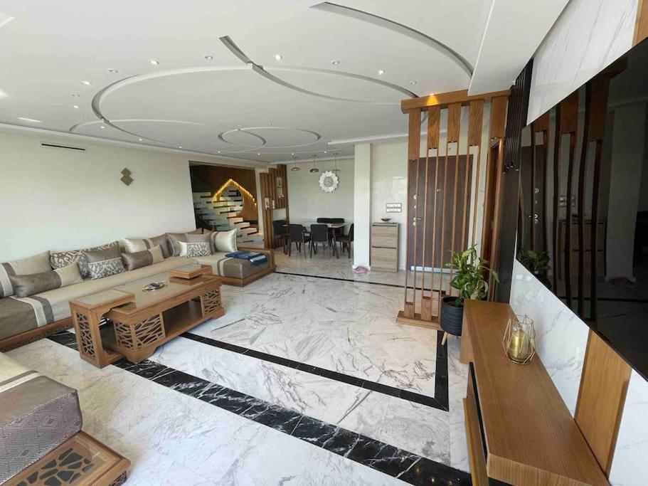 Royale Duplexe Pleine Centre Tanger Daire Dış mekan fotoğraf