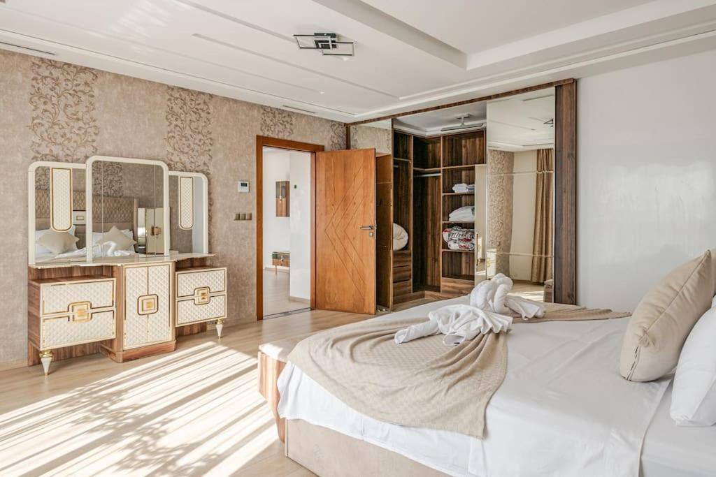 Royale Duplexe Pleine Centre Tanger Daire Dış mekan fotoğraf